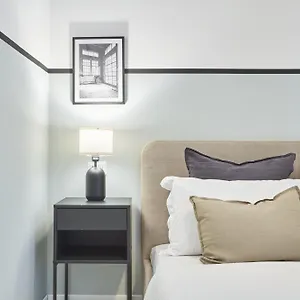 https://elegante-appartamento-minimal-dai-tocchi-botanici.it-lombardy.com